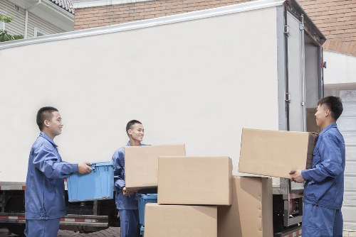 Removal van service in Fitzrovia near central London flats